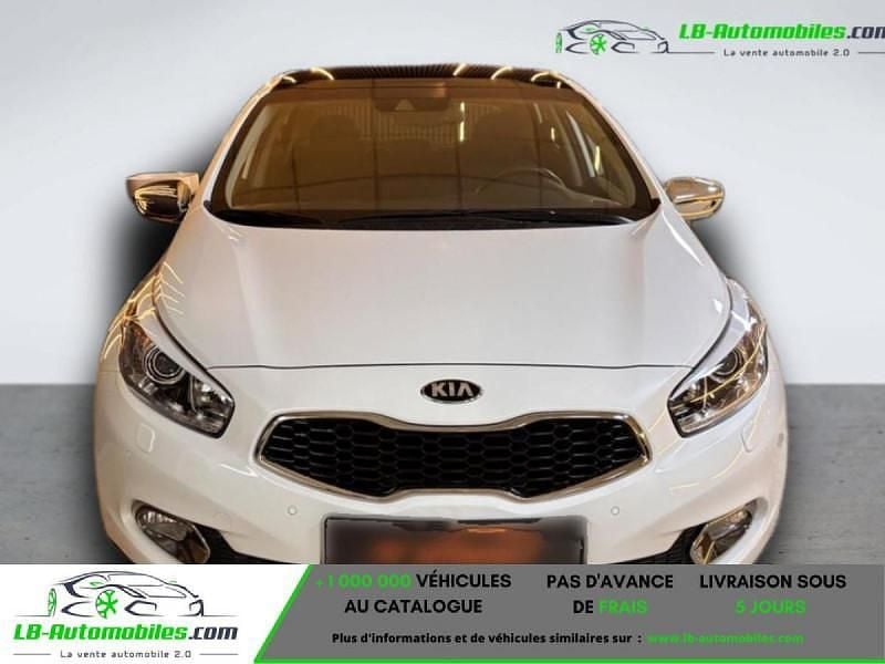 Utilisé 2015 Kia Ceed Platinum Edition Berline | 19 600 € (Prix juste) - Image 1/4