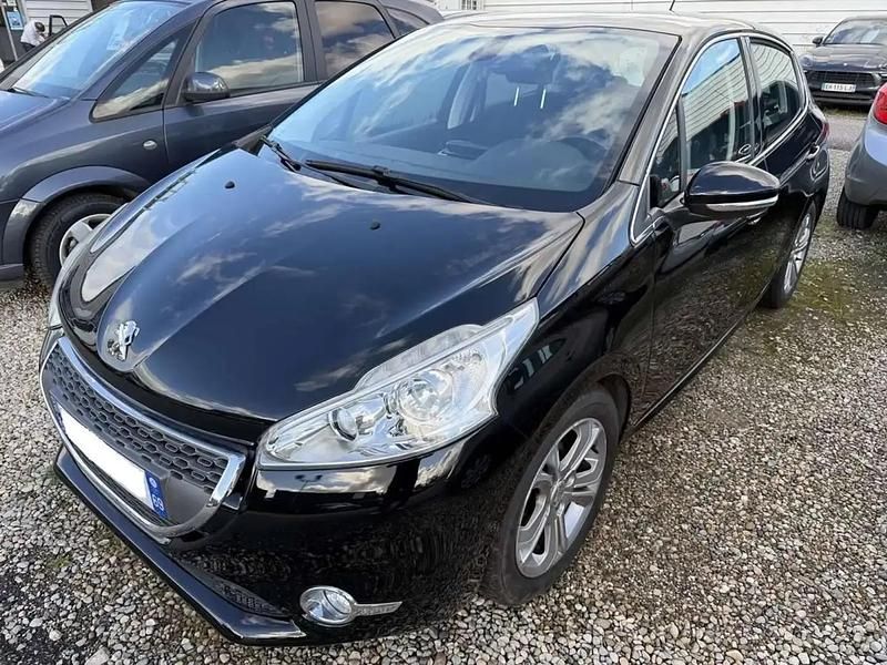 Noir Utilisé 2013 Peugeot 208 Allure Citadine | 6 990 € (Prix juste) - Image 1/4