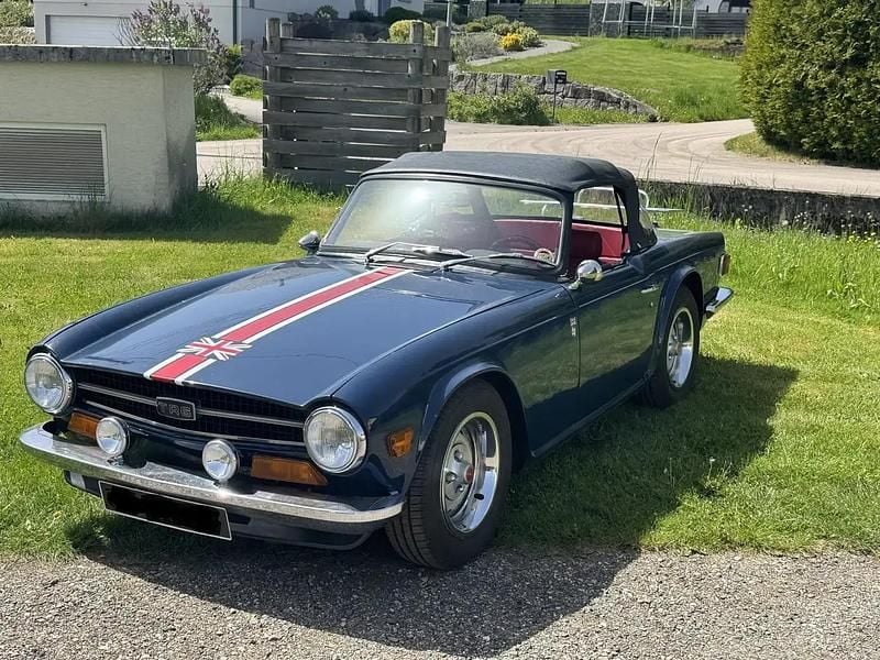 Bleu Occasion 1971 Triumph TR6 Cabriolet | 24 900 € - Image 1/4