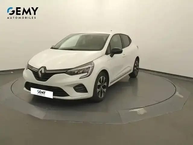 Blanc Utilisé 2023 Renault Clio V Evolution Berline | 13 990 € (Bon prix) - Image 1/4