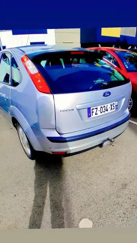 Argent Utilisé 2006 Ford Focus Ghia Berline | 2 500 € - Image 1/4