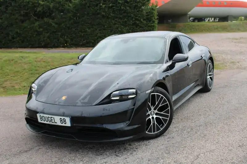Noir Utilisé 2021 Porsche Taycan Berline | 75 000 € (Prix juste) - Image 1/4