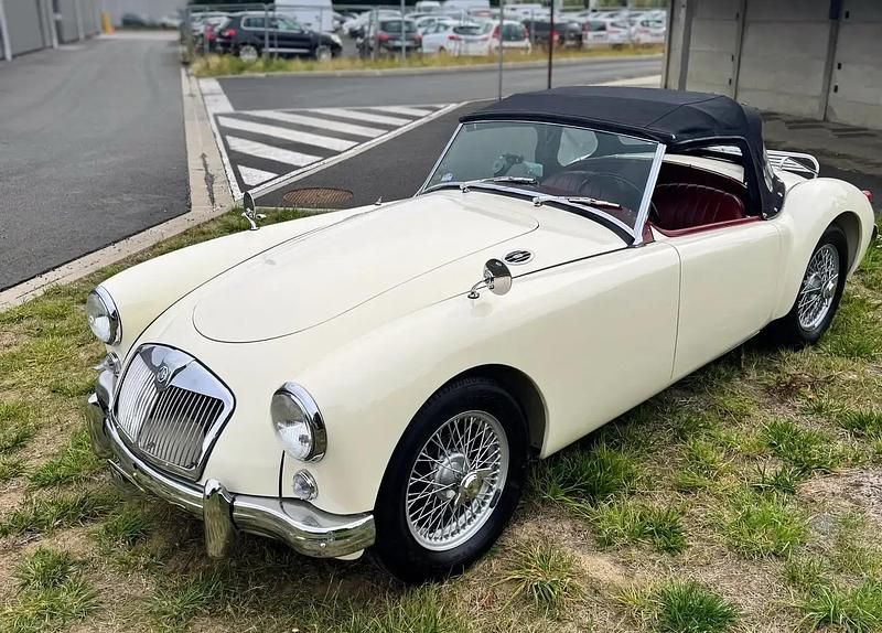 Blanc Occasion 1959 MG MGA Cabriolet | 38 000 € - Image 1/4