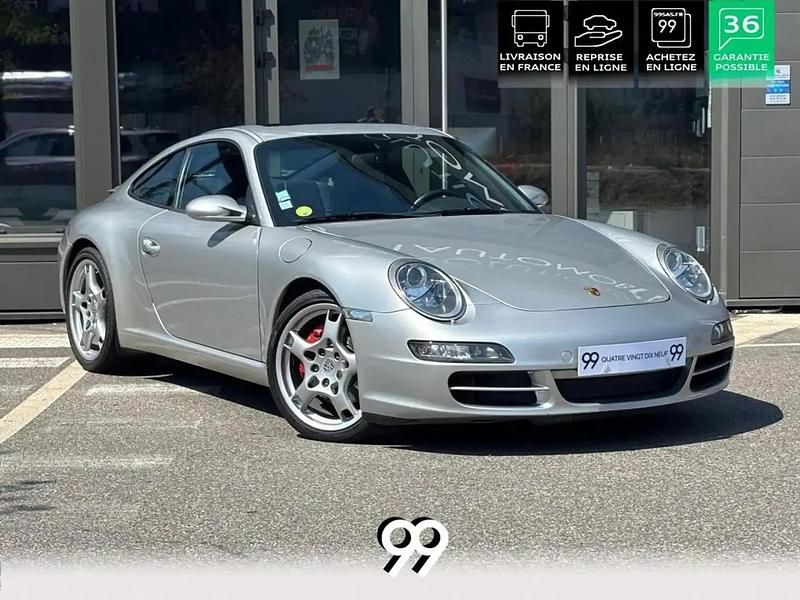 Gris Occasion 2004 Porsche 911 Carrera S Coupé | 44 990 € (Prix juste) - Image 1/4