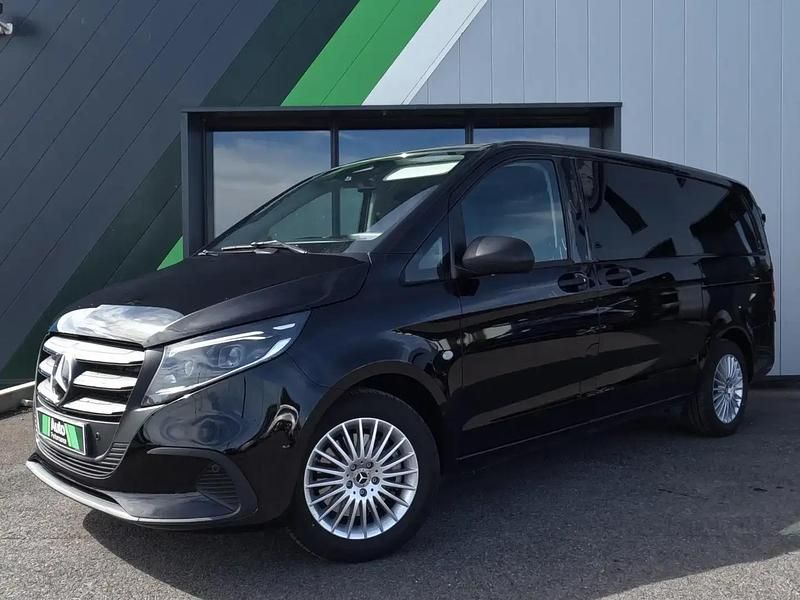 Noir Occasion 2024 Mercedes Vito Van | 57 900 € - Image 1/4