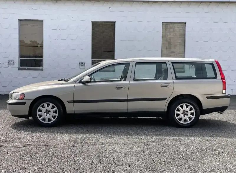 Gris Utilisé 2002 Volvo V70 Break | 8 905 € - Image 1/4