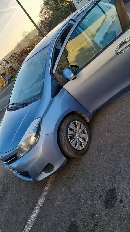 Occasion 2011 Toyota Yaris Berline | 3 800 € (Prix juste) - Image 1/4