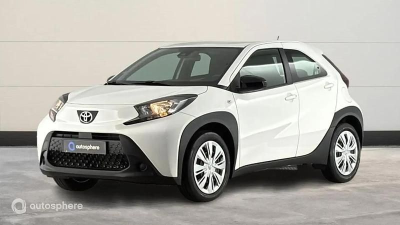 Blanc Utilisé 2024 Toyota Aygo X SUV | 16 299 € - Image 1/4