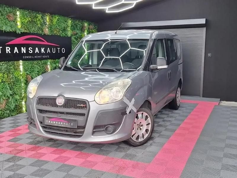 Gris Occasion 2014 Fiat Doblò Monospace | 3 990 € - Image 1/4