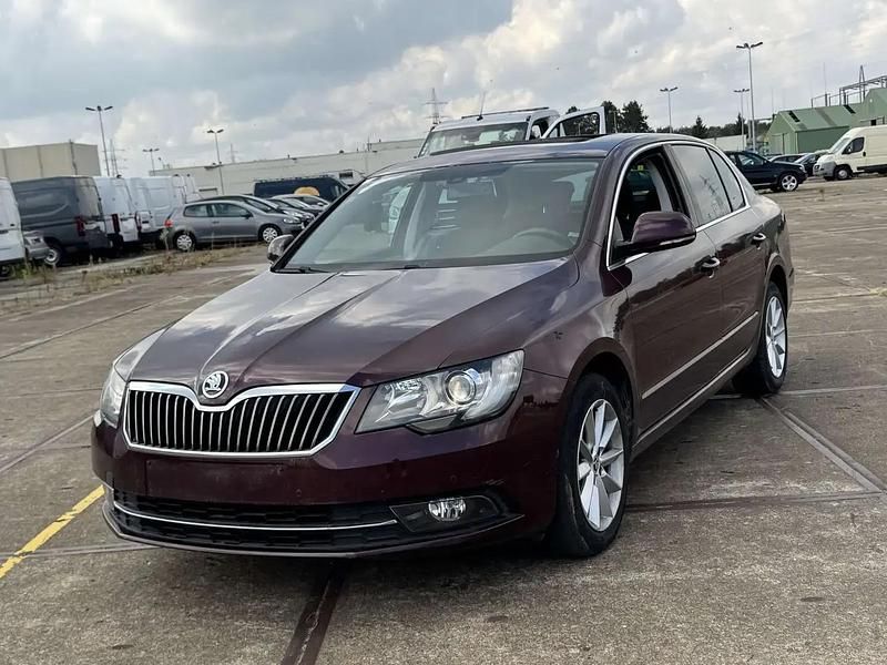 Bleu Utilisé 2014 Skoda Superb Berline | 6 950 € - Image 1/4