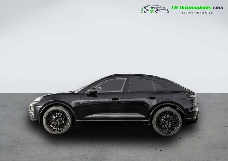 Utilisé 2025 Porsche Macan Turbo SUV | 149 400 € - Image 1/3