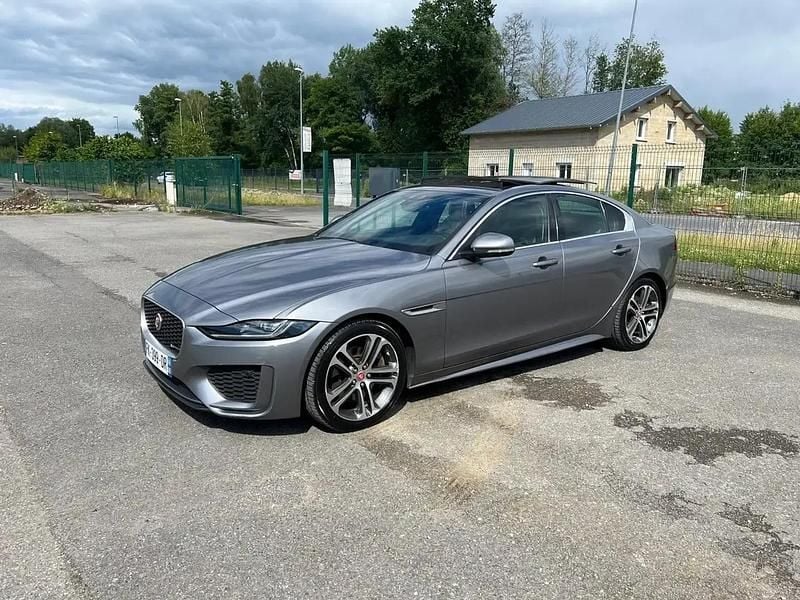 Occasion Jaguar XE R 179 ch (131 kW) 2019 Argent Berline