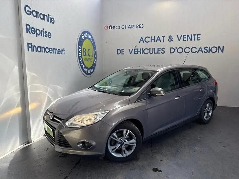 Gris Occasion 2013 Ford Focus Berline | 8 990 € (Prix juste) - Image 1/4