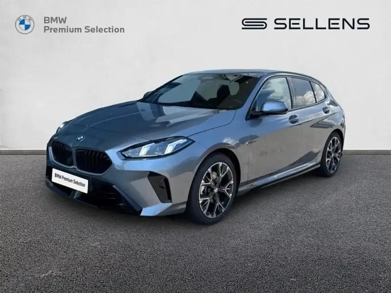Gris Utilisé 2025 BMW 120 M Sport Citadine | 40 999 € (Prix assez cher) - Image 1/4