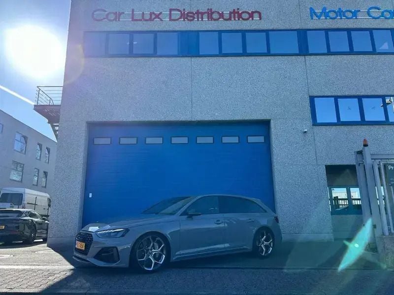 Gris Nouvelle 2024 Audi RS4 Sport Break | 133 230 € - Image 1/4