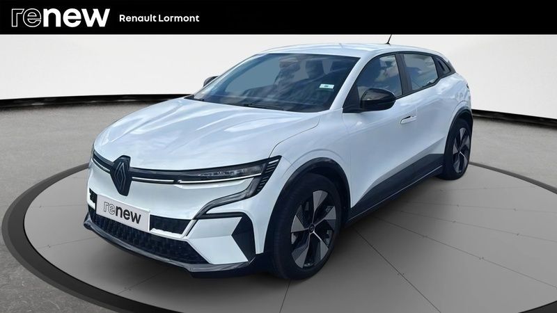 Blanc Utilisé 2022 Renault Mégane Equilibre Berline | 19 990 € (Prix juste) - Image 1/4