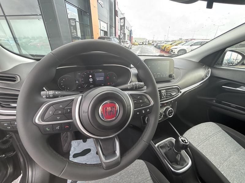 Occasion Fiat Tipo Cross 101 ch (74 kW) 2023 Gris colosseo mã©tallisã© Berline