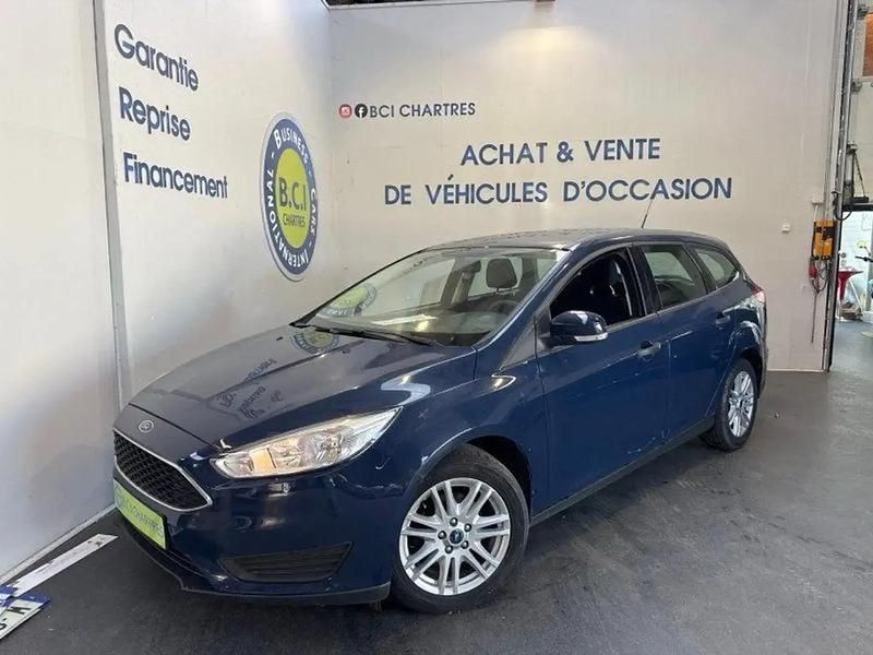 Bleu Utilisé 2015 Ford Focus Trend Break | 7 990 € (Super prix) - Image 1/4