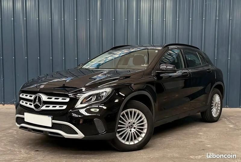 Noir Utilisé 2019 Mercedes GLA200 SUV | 23 490 € - Image 1/4