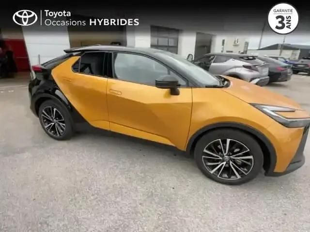 Jaune sulfure métallisé biton+ Utilisé 2025 Toyota C-HR SUV | 38 990 € - Image 1/4
