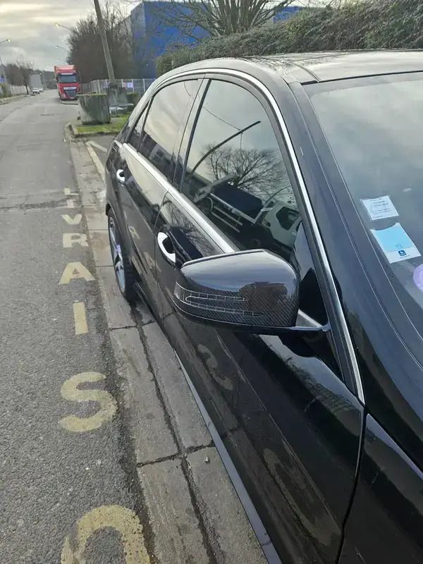 Noir Utilisé 2011 Mercedes E63 AMG Avantgarde Berline | 33 500 € - Image 1/4