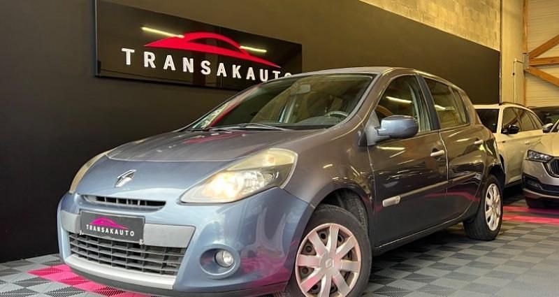 Utilisé 2011 Renault Clio III Expression Citadine | 4 990 € (Prix juste) - Image 1/4
