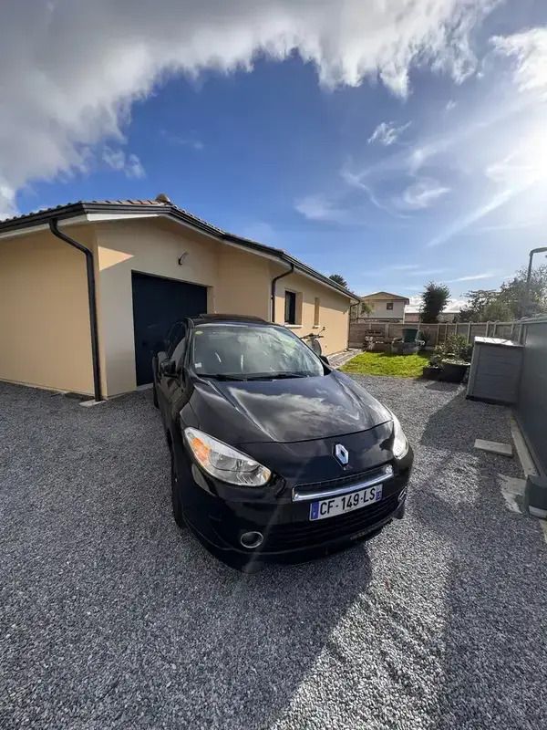 Noir Utilisé 2012 Renault Fluence Black Edition Berline | 4 500 € - Image 1/4