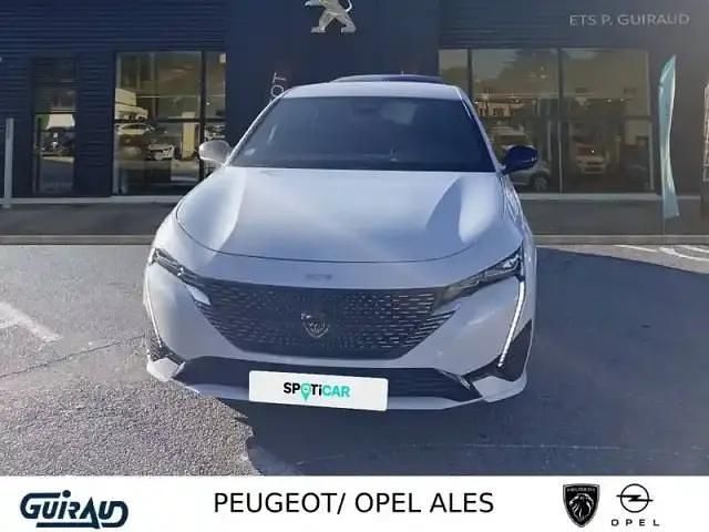 Occasion Peugeot 308 22 kW (30 ch) 2023 Teinte m. blanc okénite Berline