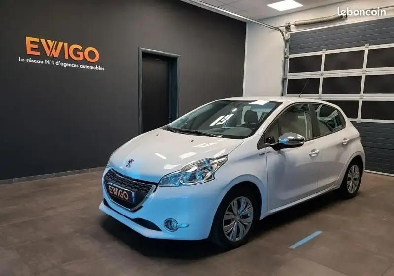 Blanc Utilisé 2013 Peugeot 208 Citadine | 6 390 € (Prix juste) - Image 1/4