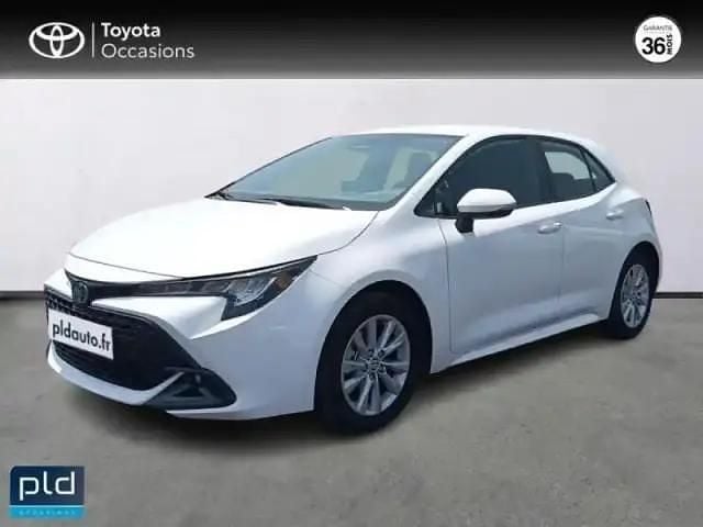 Blanc Occasion 2023 Toyota Corolla Business Edition Berline | 20 990 € (Bon prix) - Image 1/4