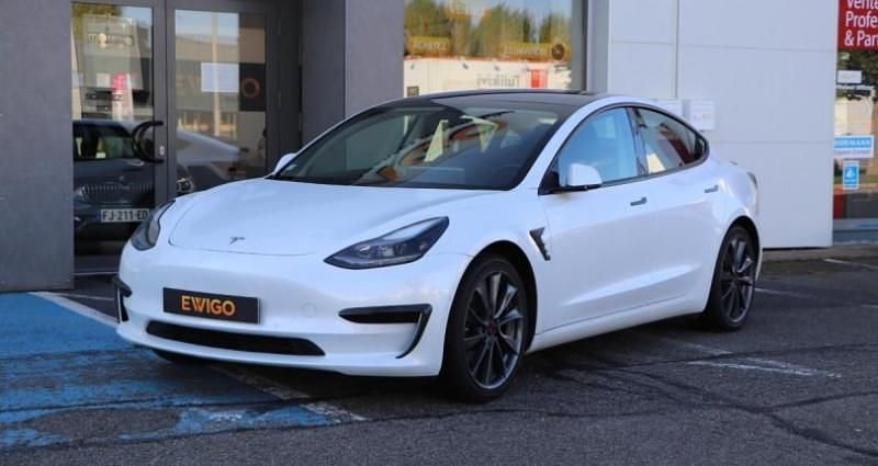 Blanc Utilisé 2021 Tesla Model 3 Standard Range Berline | 21 990 € (Bon prix) - Image 1/4