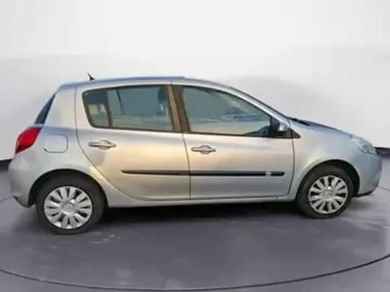 Occasion 2010 Renault Clio III Authentique Berline | 2 200 € - Image 1/4
