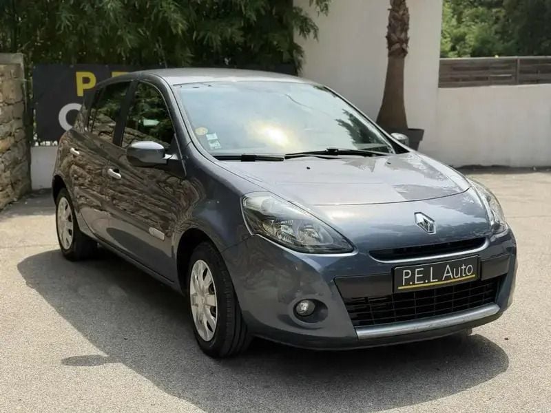 Bleu Utilisé 2009 Renault Clio III Dynamique Berline | 5 990 € (Prix juste) - Image 1/4