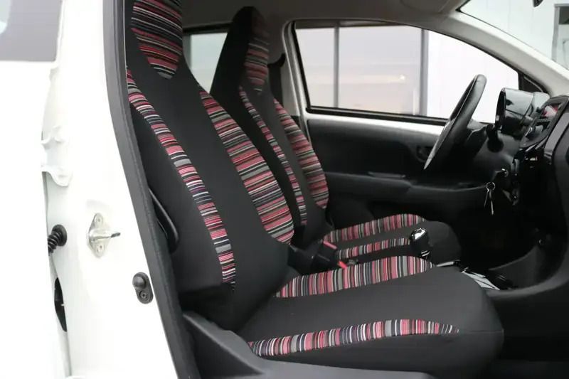 Image 2/4