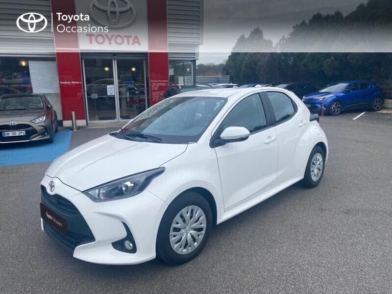 Blanc Utilisé 2021 Toyota Yaris Business Edition Berline | 14 490 € (Prix juste) - Image 1/4