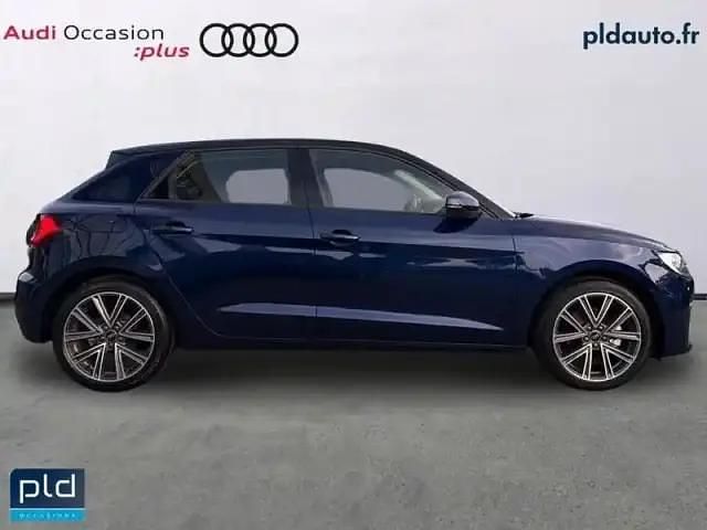 Nouvelle Audi A1 Sportback Design 116 ch (85 kW) 2025 Bleu navarre métallisé noir mythe métallisé Citadine