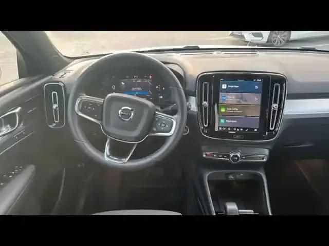 Occasion Volvo XC40 Plus 2024 Blanc cristal SUV