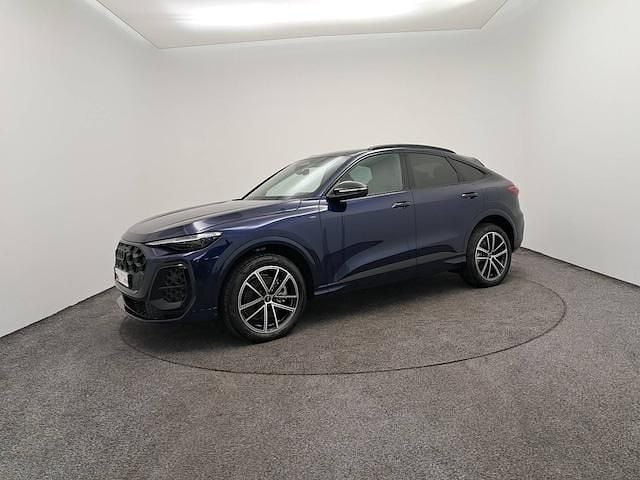 Bleu navarre métallisé Occasion 2025 Audi Q5 Sportback Design SUV | 83 840 € - Image 1/4