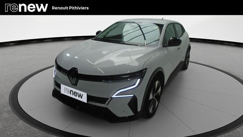 Blanc Utilisé 2022 Renault Mégane Equilibre Berline | 19 900 € (Prix juste) - Image 1/4