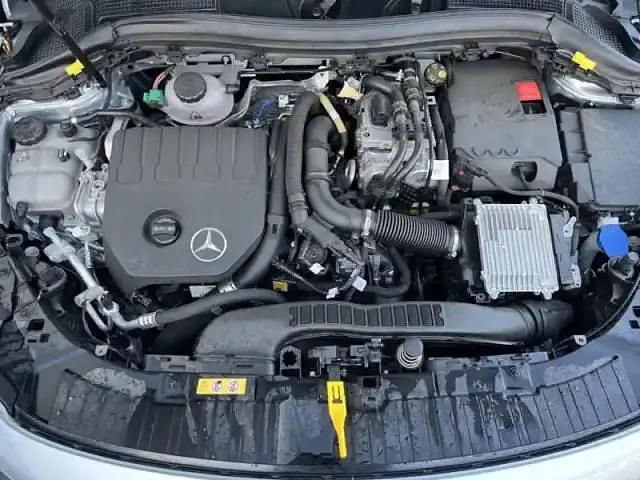 Occasion Mercedes GLA250 AMG line 166 ch (122 kW) 2025 Argent hightech métallisé SUV