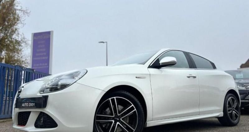 Blanc Utilisé 2012 Alfa Romeo Giulietta Berline | 9 990 € - Image 1/4