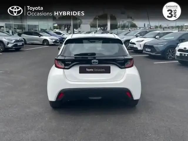 Occasion Toyota Yaris Hybrid 116 ch (85 kW) 2023 Blanc Berline