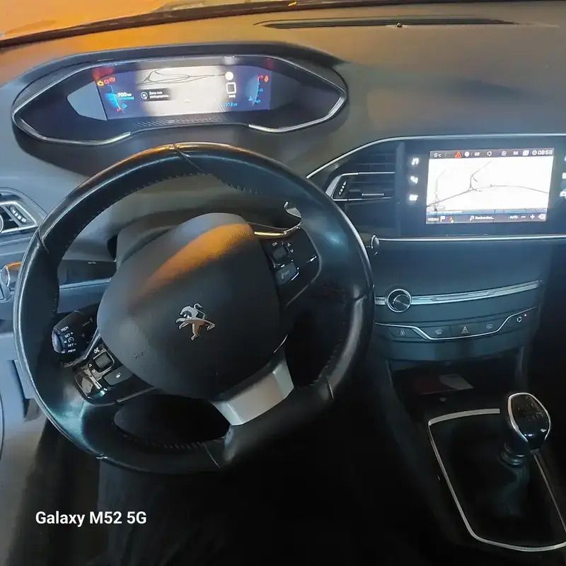 Image 2/4