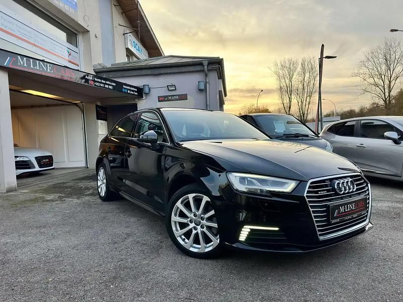 Noir Utilisé 2020 Audi A3 e-tron Sport Citadine | 21 435 € (Prix juste) - Image 1/4