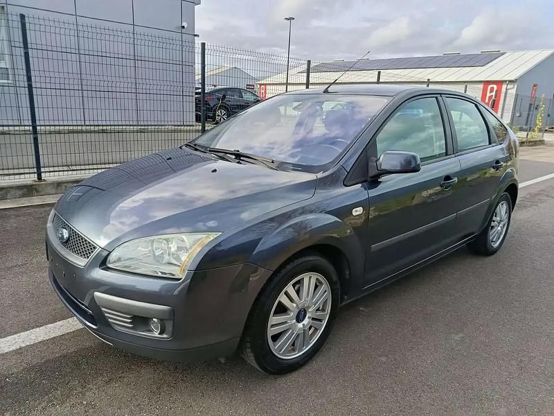 Gris Utilisé 2007 Ford Focus Trend Berline | 2 500 € (Super prix) - Image 1/4