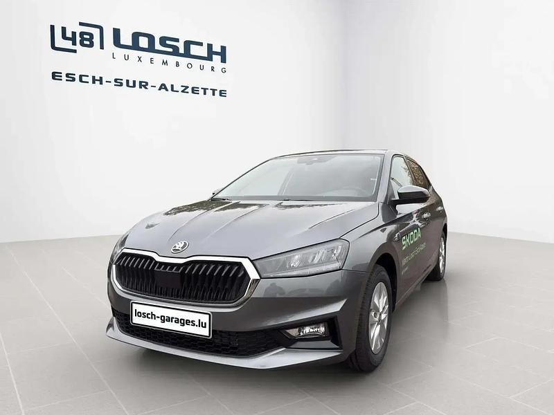 Gris Occasion 2025 Skoda Fabia Essence Berline | 21 723 € (Prix juste) - Image 1/4