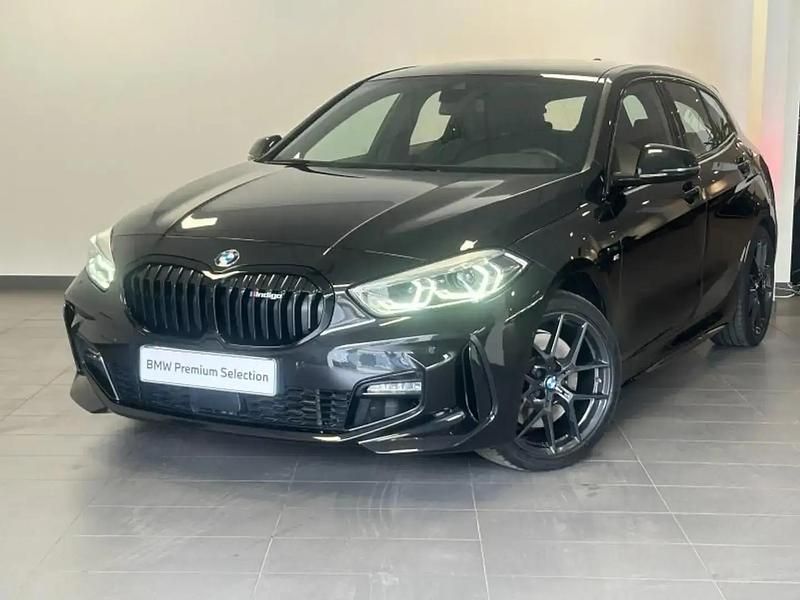 Noir Utilisé 2022 BMW 120 M Sport Citadine | 28 980 € (Prix juste) - Image 1/4