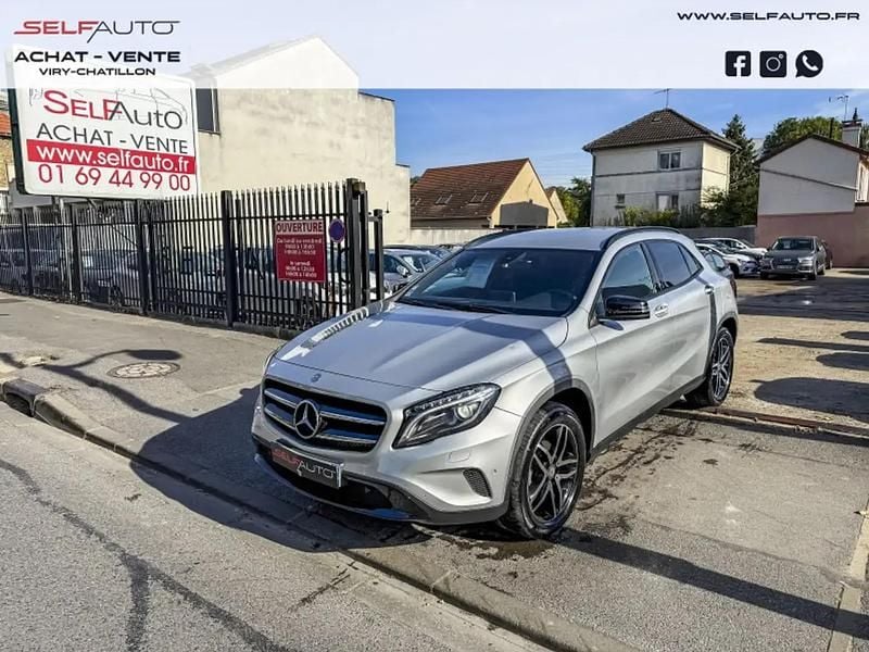 Gris Utilisé 2016 Mercedes GLA200 SUV | 15 700 € (Prix juste) - Image 1/4
