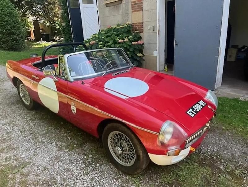 Rouge Occasion 1967 MG B Cabriolet | 20 000 € - Image 1/4