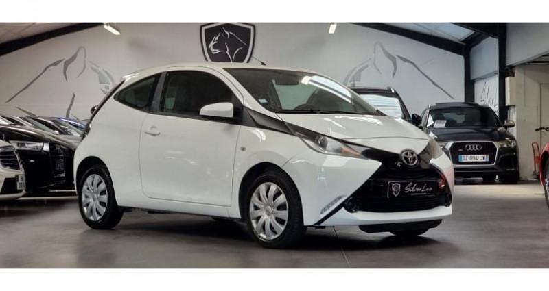 Blanc Utilisé 2016 Toyota Aygo X-play Citadine | 7 890 € (Prix juste) - Image 1/2